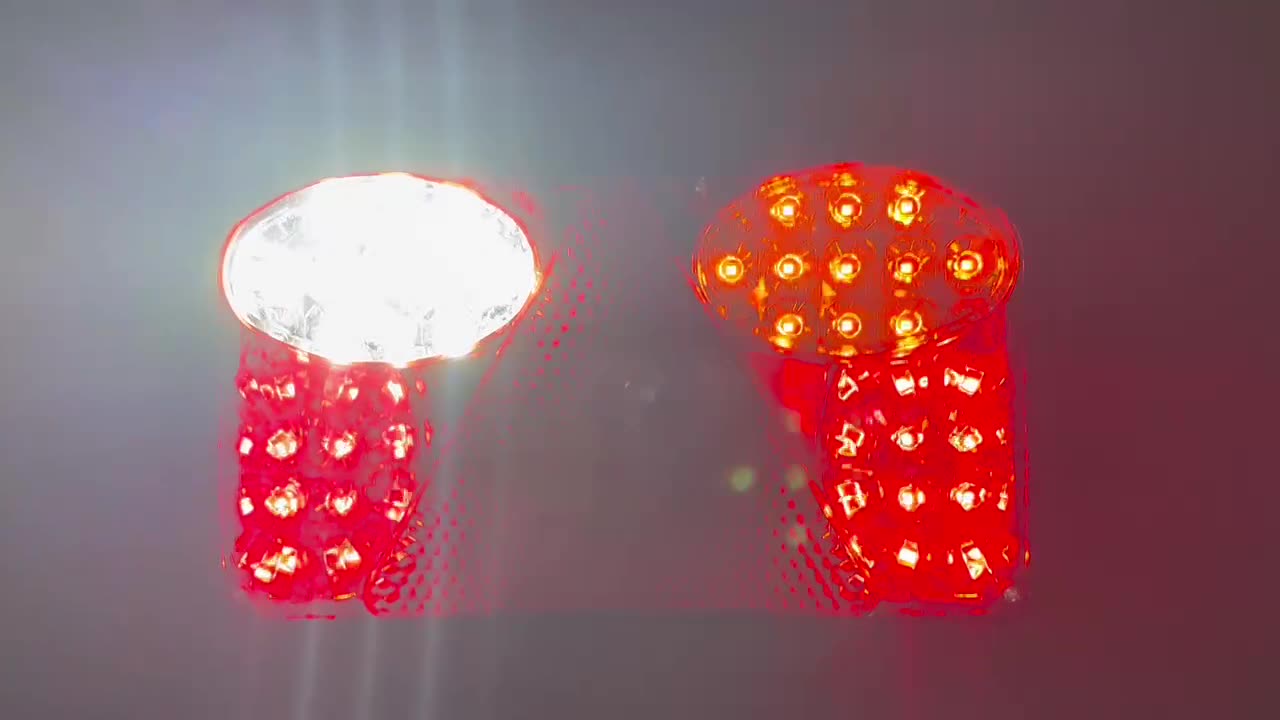 Triângulo da luz traseira YN-TLC40